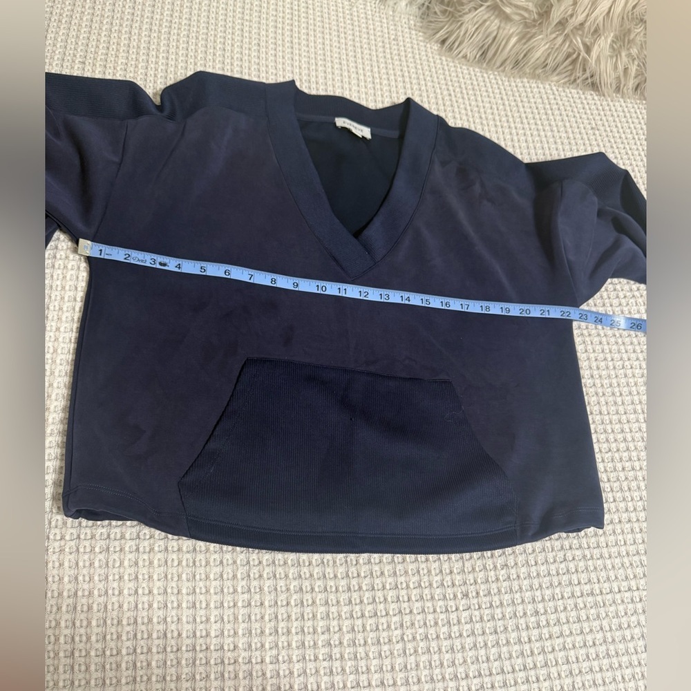 Evereve Deep Blue V-Neck Top - Picture 5 of 9